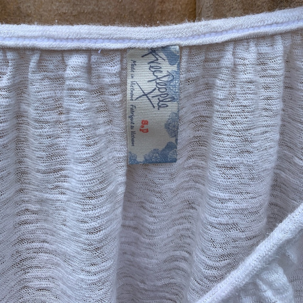 Drawstring eyelet top - Picture 2 of 5
